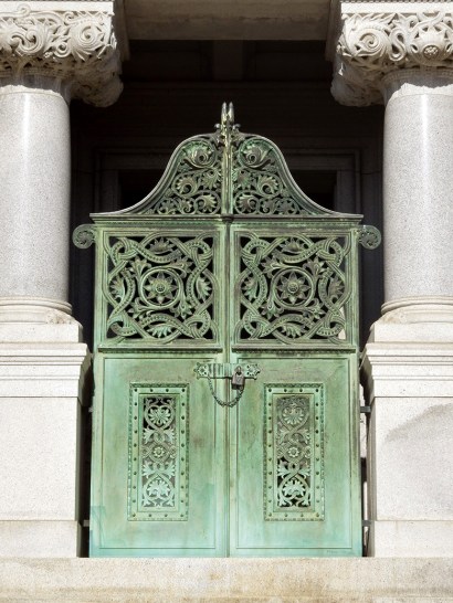 Mausoleum Gate: Dr. Samuel Merritt mausoleum