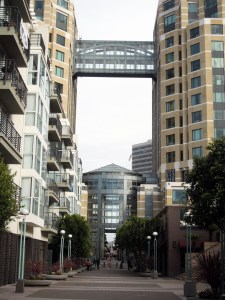 150929 Federal Bldg bridge from 13th-sml